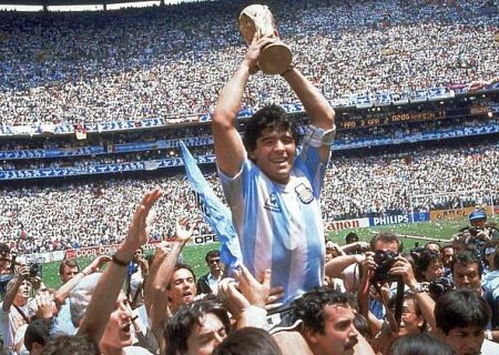 دیگو مارادونا، اسطوره فوتبال جهان درگذشت
