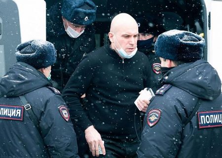 دستگیری دست‌کم ۲۰۰ نفر از سیاستمداران مستقل و مخالفان کرملین در همایشی در مسکو