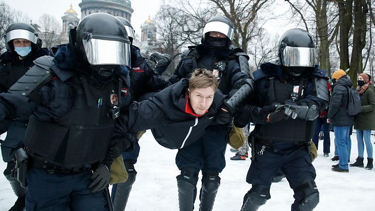 دستگیری گسترده معترضان در روسیه؛ همسر ناوالنی هم بازداشت شد