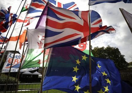 اتحادیه اروپا خواستار برقراری سفرهای ضروری با بریتانیا و لغو سفرهای غیرضروری شد