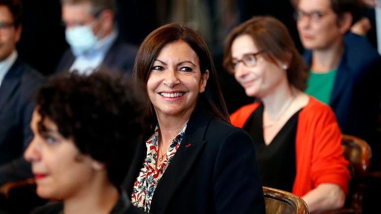 شهرداری پاریس به دلیل انتصاب بیش از حد مدیران زن ۹۰ هزار یورو جریمه شد