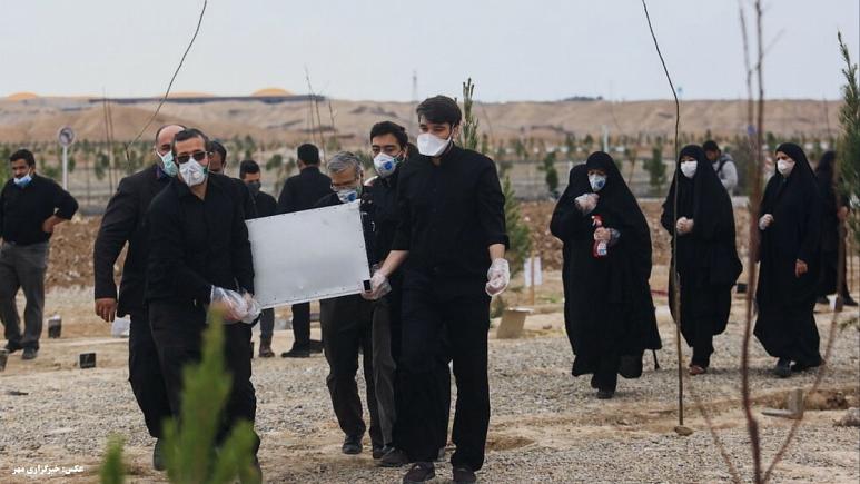 مرگ ۴۳۴ نفر دیگر بر اثر کرونا در ایران؛ وزارت بهداشت: آمار فوتی‌ها بیشتر می‌شود