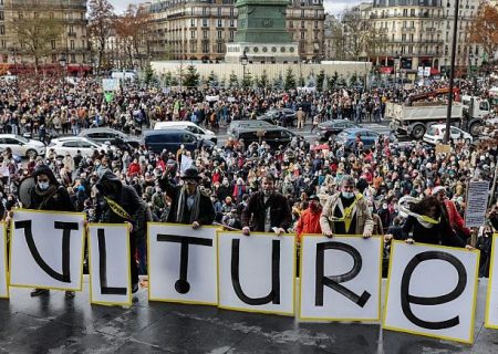 اعتراض کارکنان بخش فرهنگ و هنر فرانسه: به قرنطینه فرهنگی پایان دهید