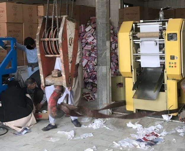 پلمب مرکز “تولید غیرقانونی” دستمال کاغذی‌ در شیراز