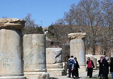 ابهامات تاریخی و کاربری معبد آناهیتا یا قصر خسرو با آغاز کاوش‌ها رفع می شود
