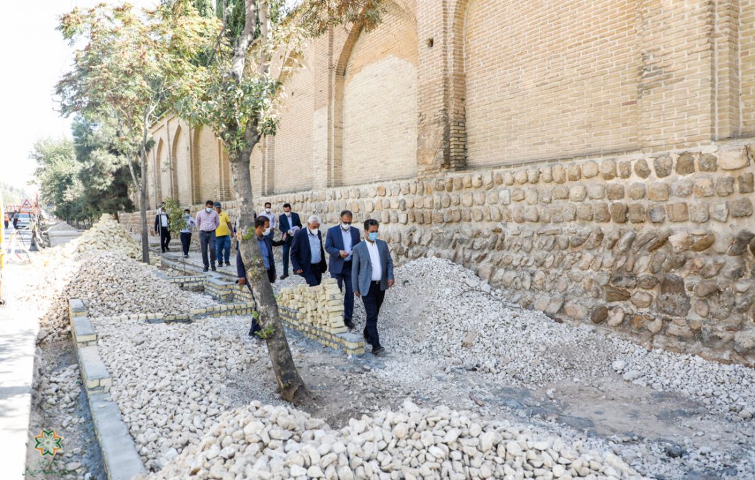 پیاده‌راه دروازه قرآن- دروازه اصفهان در شیراز در حال احداث است