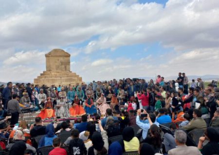 نوروز ۱۴۰۲؛ بازدید بیش از یک میلیون و ۴۵۰ هزار گردشگر از مواریث فرهنگی استان فارس تا ۱۱ فروردین