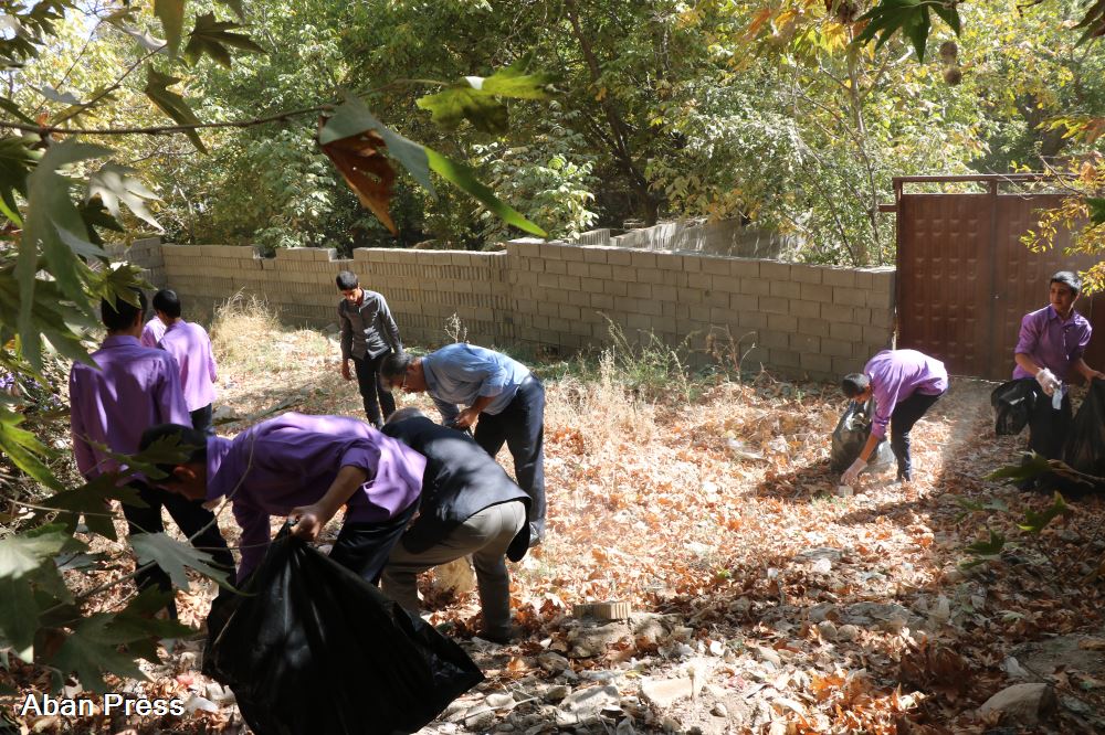 آلبوم عکس؛ جمع آوری زباله‌ها از طبیعت روستای قلات شیراز