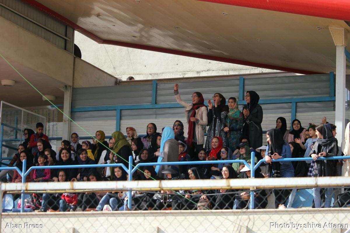 سولماز دهقانی، عضو شورای شهر شیراز: بحث ورود زنان به ورزشگاه‌ها مطالبه عمومی زنان است