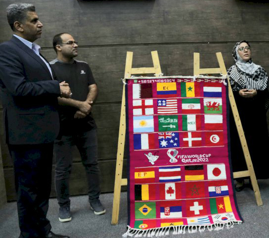 رونمایی از گلیم دستباف جام جهانی در شیراز