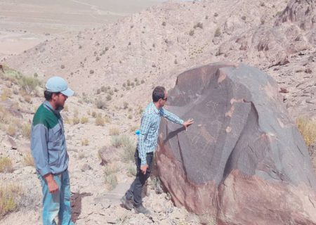 کشف دو سنگ‌نگاره باستانی جدید در خوسف