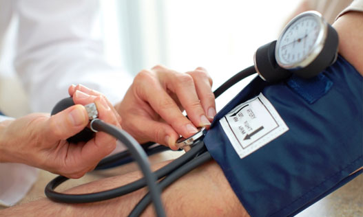 فشار خون بالا؛ عوارض آن و روش‌های کنترل