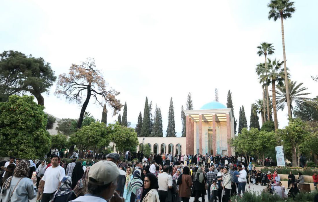 بازدید بیش از ۳۵ هزار نفر از آرامگاه سعدی در اول اردیبهشت