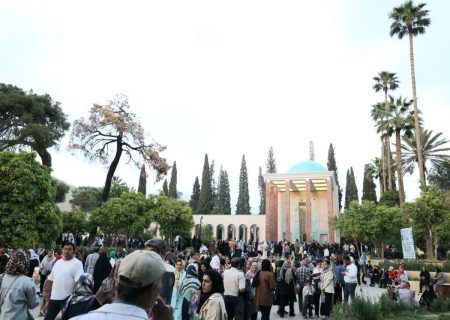 بازدید بیش از ۳۵ هزار نفر از آرامگاه سعدی در اول اردیبهشت
