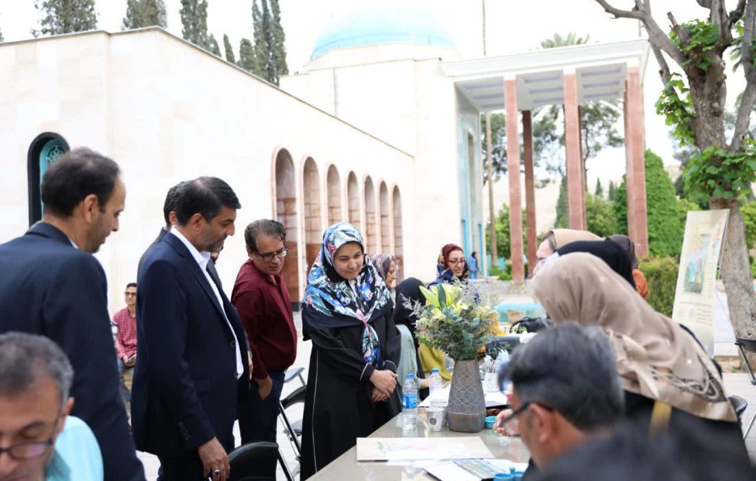 رویداد هنری گل و مرغ و خوشنویسی در آرامگاه سعدی برگزار شد