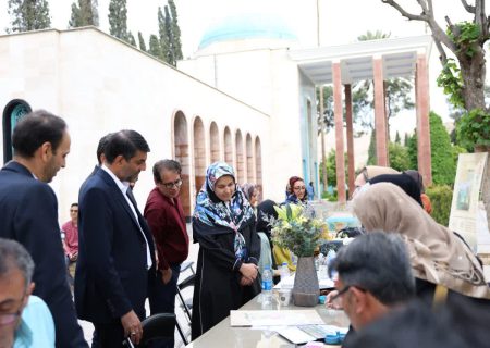رویداد هنری گل و مرغ و خوشنویسی در آرامگاه سعدی برگزار شد