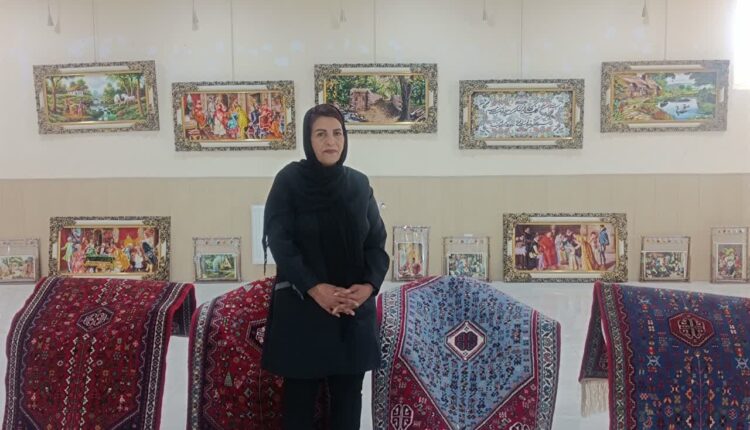 نمایشگاه فرش و تابلو فرش در نگارخانه استاد ذوالفنون آباده افتتاح شد