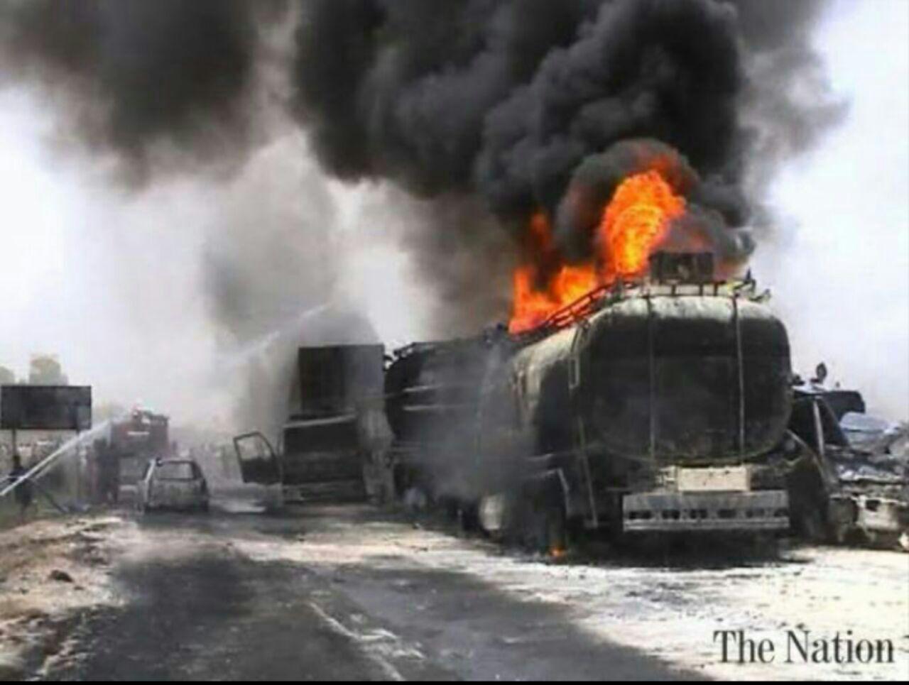 انفجار تانکر سوخت در پاکستان ده‌ها کشته داد