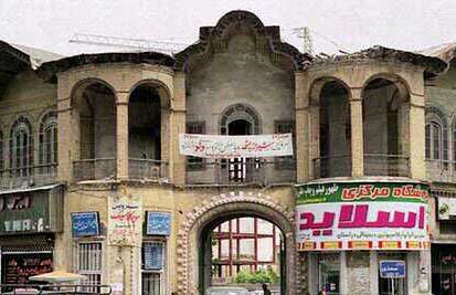 «شیراز را مدیران بی کفایت به شهری زشت تبدیل کرده‌اند»