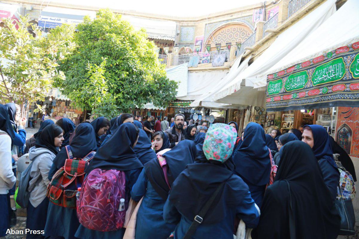 آلبوم عکس؛ بازدید دانش آموزان از بناهای تاریخی شیراز