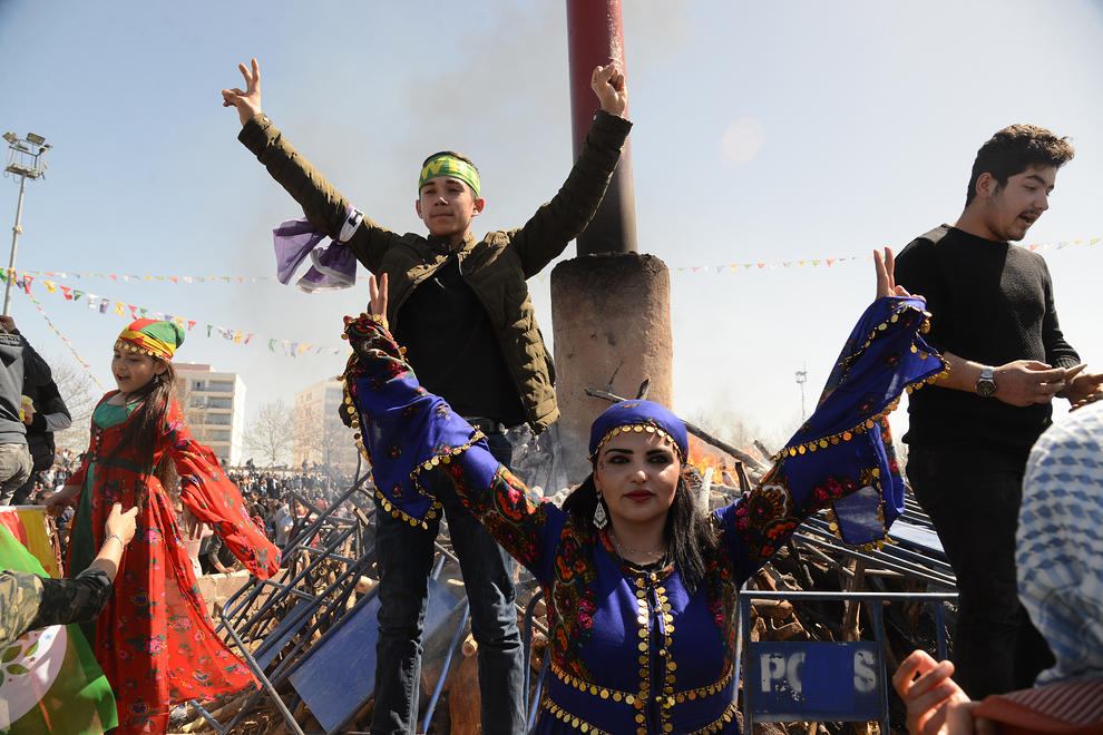 جشن نوروز در ترکیه؛ کردها به حملات دولت در عفرین اعتراض کردند