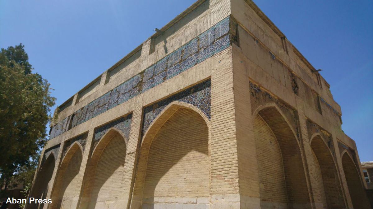 مقبره اَبش خاتون در شیراز حال و روز خوشی ندارد