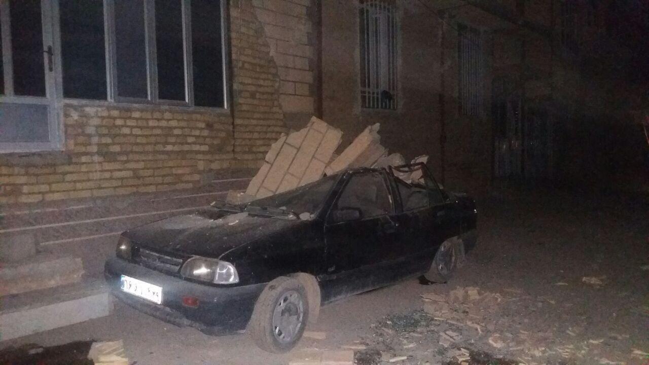زلزله غرب کرمانشاه؛ دست کم دو کشته و ۲۴۰ زخمی